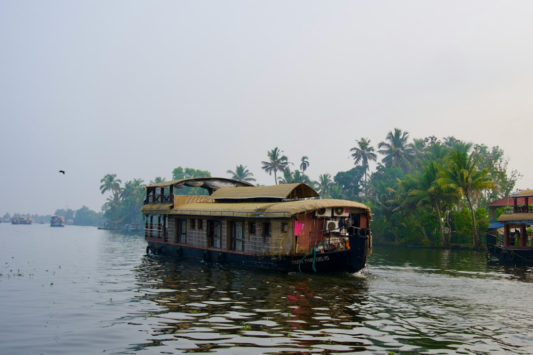Kerala Backwaters & Munnar